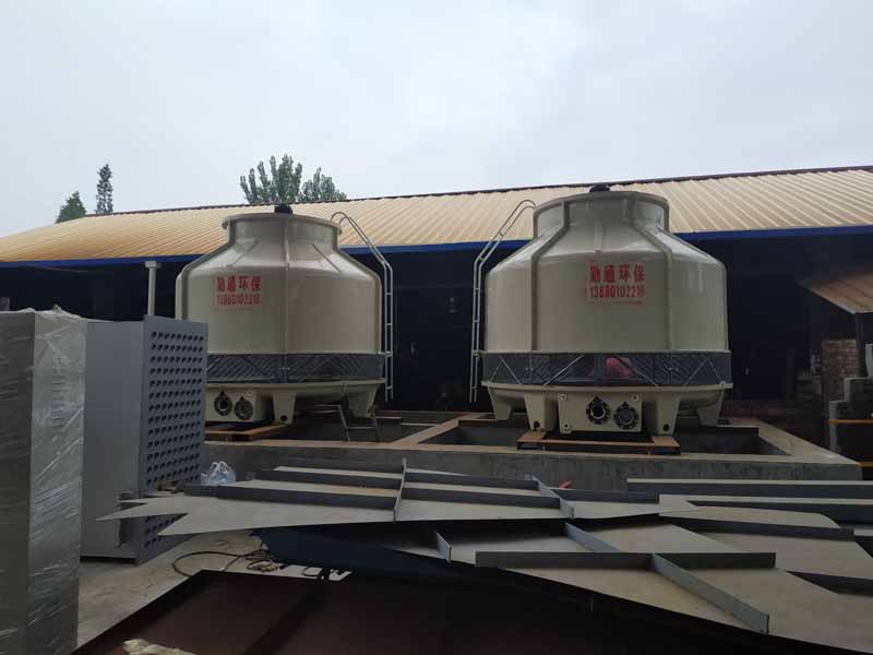 重慶榮昌大通閥門廠GL-100T冷卻塔安裝現(xiàn)場
